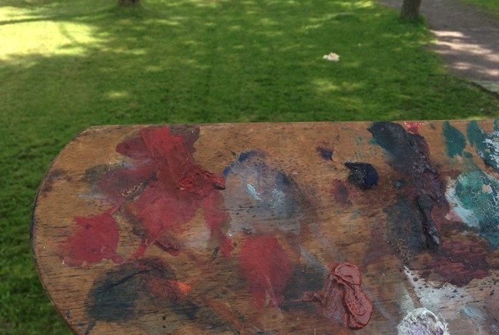 Munch Sin Palett Og Funnet Malefille I Bronse På Bakken